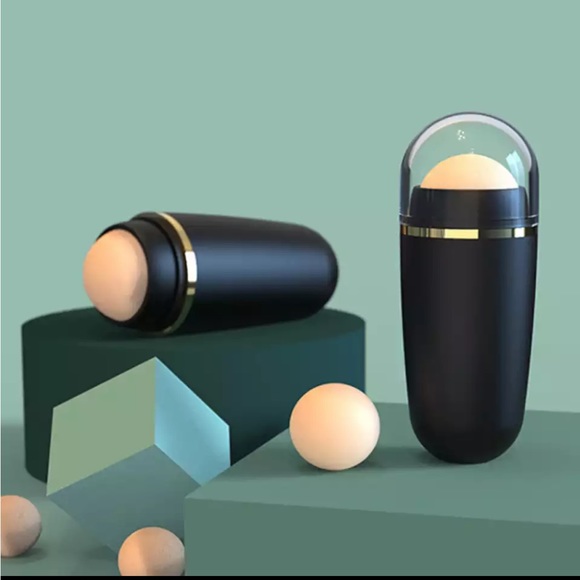 🎉HP🎉 Face Oil Absorbing Roller Stone-T-zone Oil Removing Rolling Stick Ball - Picture 3 of 3